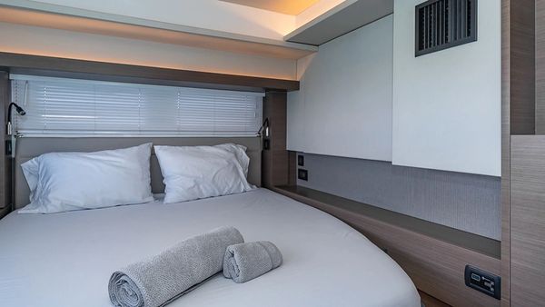 power catamaran charter miami florida, catamaran rental miami beach, best catamaran rentals in miami