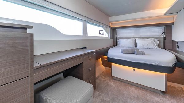 power catamaran charter miami florida, catamaran rental miami beach, best catamaran rentals in miami