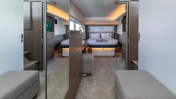 power catamaran charter miami florida, catamaran rental miami beach, best catamaran rentals in miami