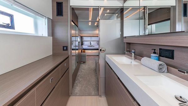 power catamaran charter miami florida, catamaran rental miami beach, best catamaran rentals in miami
