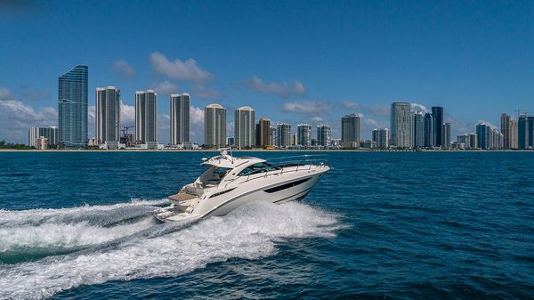 boat charter miami, cheap boat rentals miami, searay boat, party boat rental miami, yachtz club