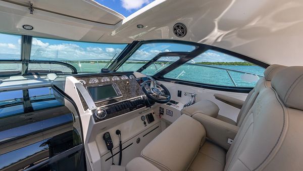 boat charter miami, cheap boat rentals miami, searay boat, party boat rental miami, yachtz club