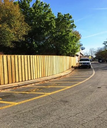 WOOD FENCE BOARD ON BOARD. PINE
TREATED