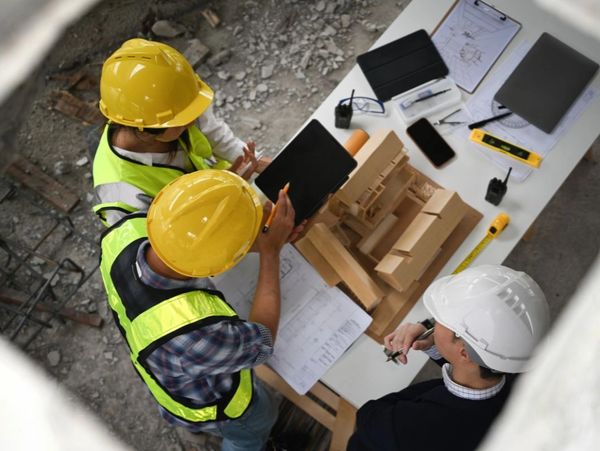 Onsite Supervision and Trade Coordination