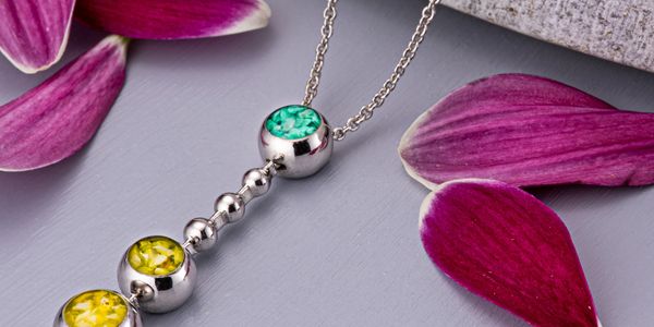 Memorial Ashes Jewellery.  Ashes into Jewellery. Ever-With Jewellery.
