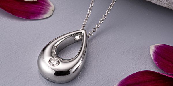 Ashes Jewellery. Ever-With Jewellery. Memorial Jewellery.