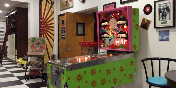 Pinball machine in 50's Diner