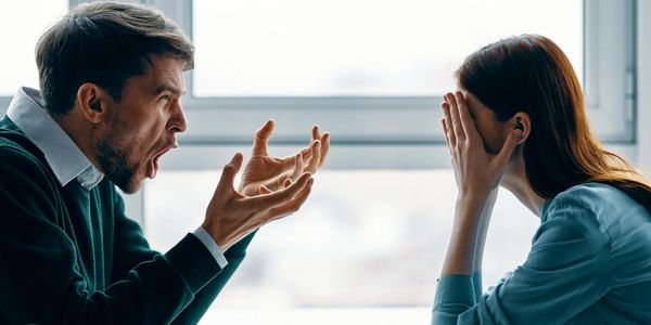 Ankara'da etkisiz iletişim sorunu için en doğru çift terapisti psikologla eşleşin.