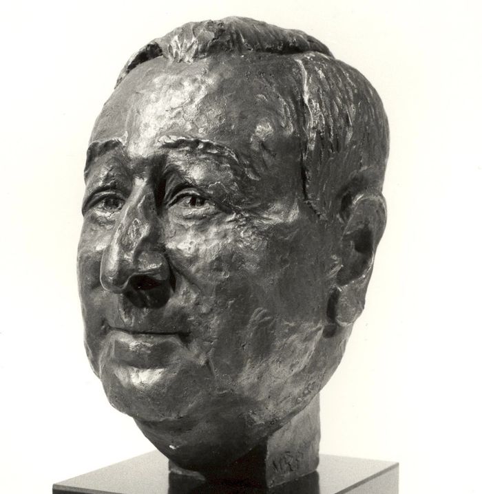 Jellinek Bust