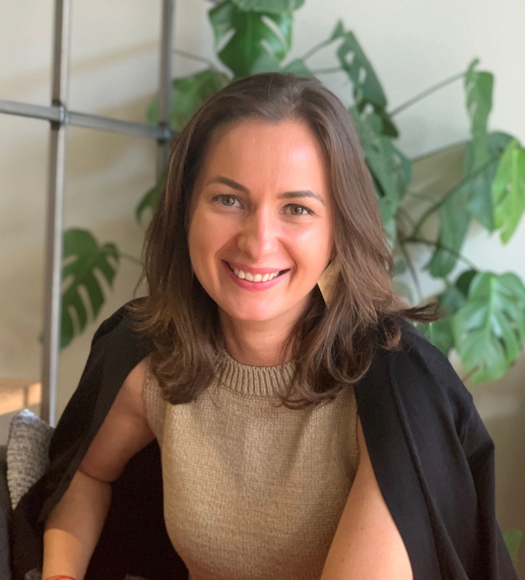 Trauma informed coach and chronic stress, anxiety and depression therapist