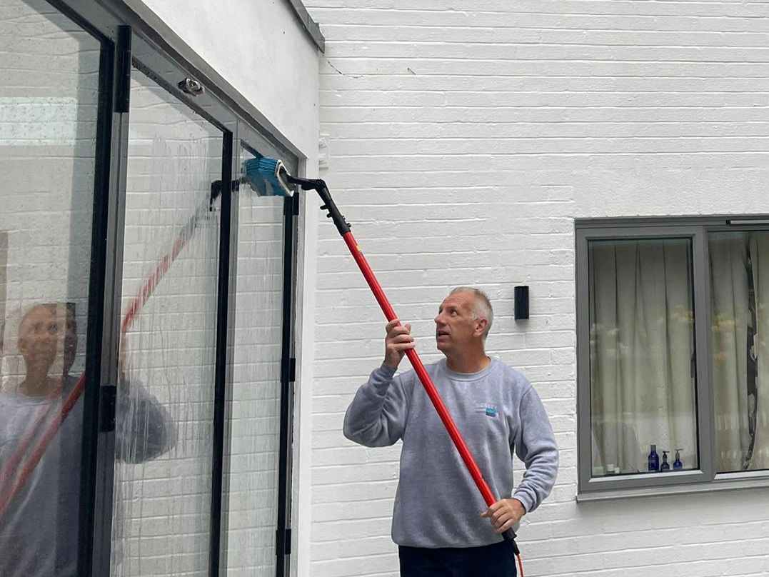 Pole Fed Window Cleaner