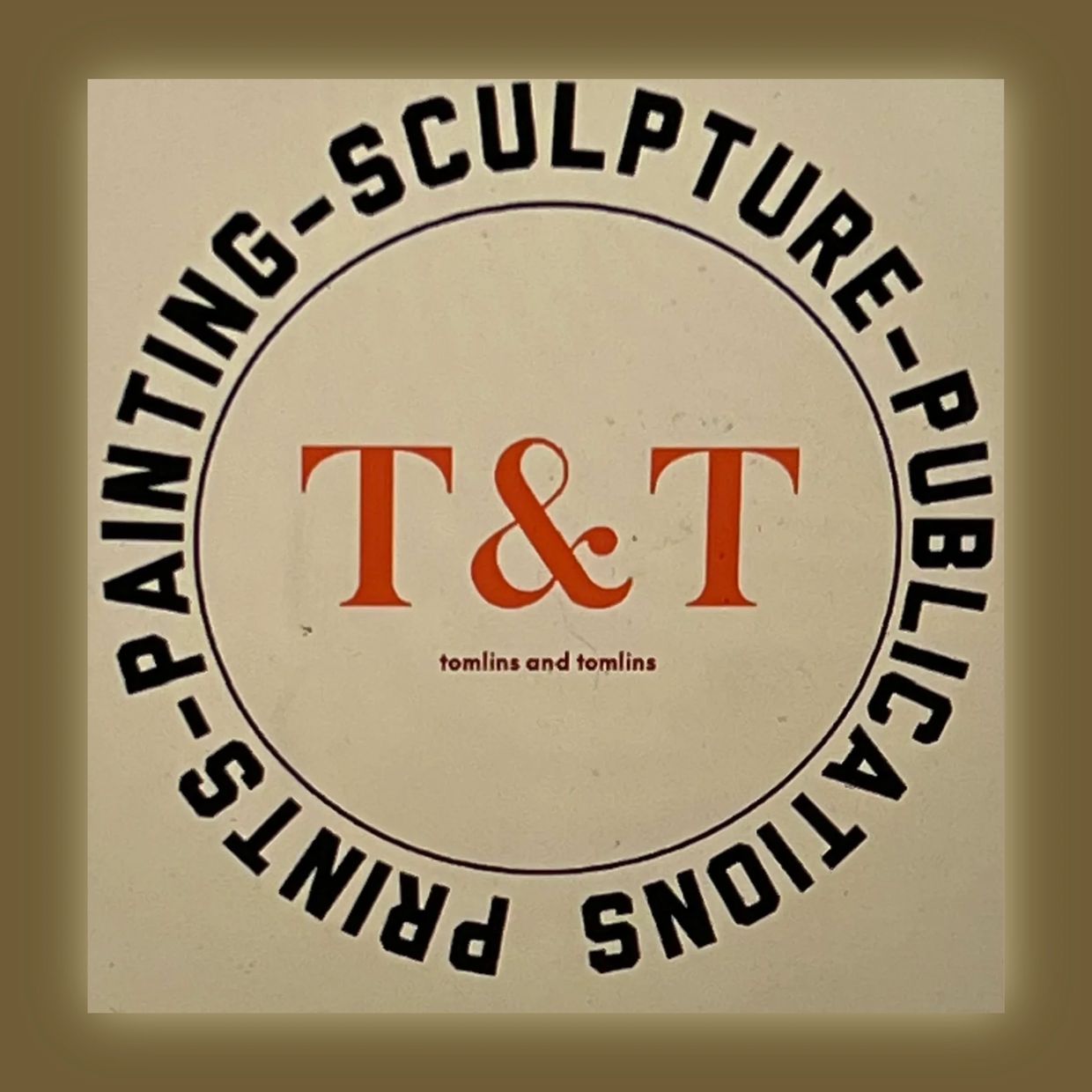 Logo of T&T featuring art services like painting and sculpture.