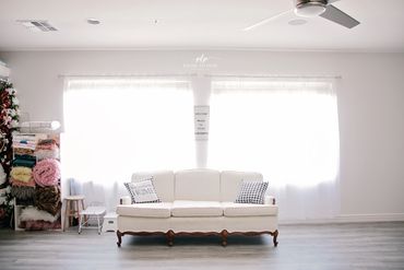 Pause To Pose Photography Studio