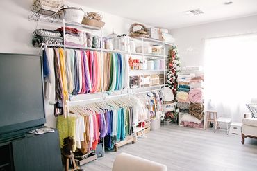 Pause To Pose Photography Studio