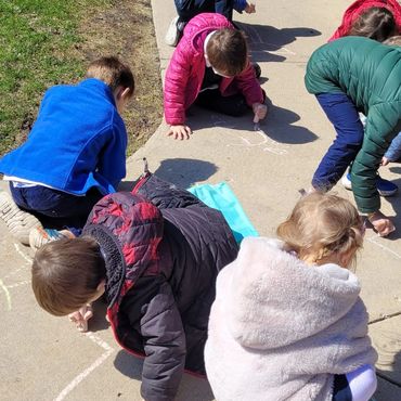 We work a lot but we also have a lot of fun at LA PETITE ÉCOLE DE CHICAGO, the French school od Winn