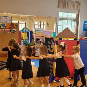 Students have fun together, in the French school.