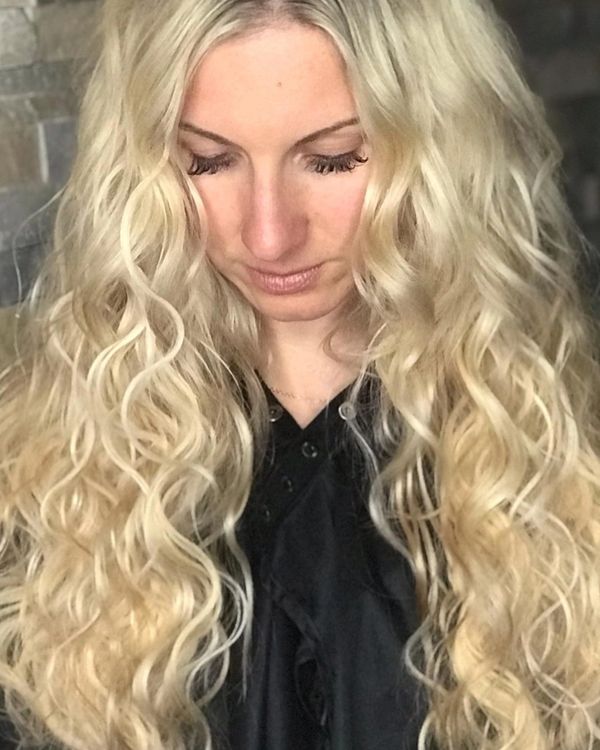 Blonde Wavy hair extensions