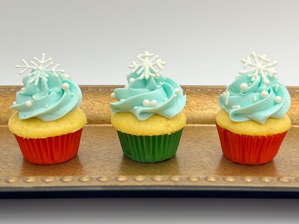 Mini Snowflake Cupcakes