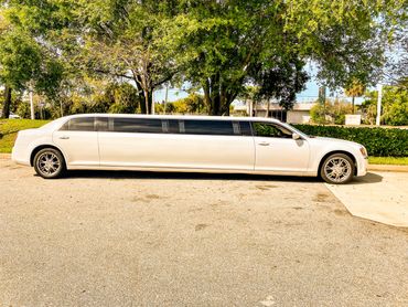 palm beach gardens limo service, palm beach gardens airport limousine, 3472387003, voncarlimo