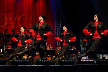 4 Alexandrov dancer on stage