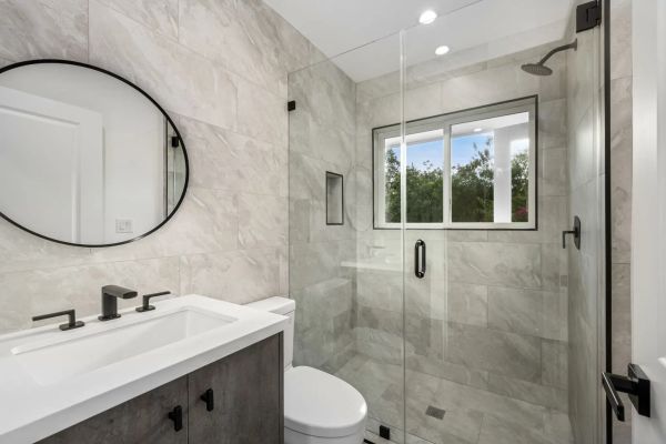 Modern bathroom vanity and mirror