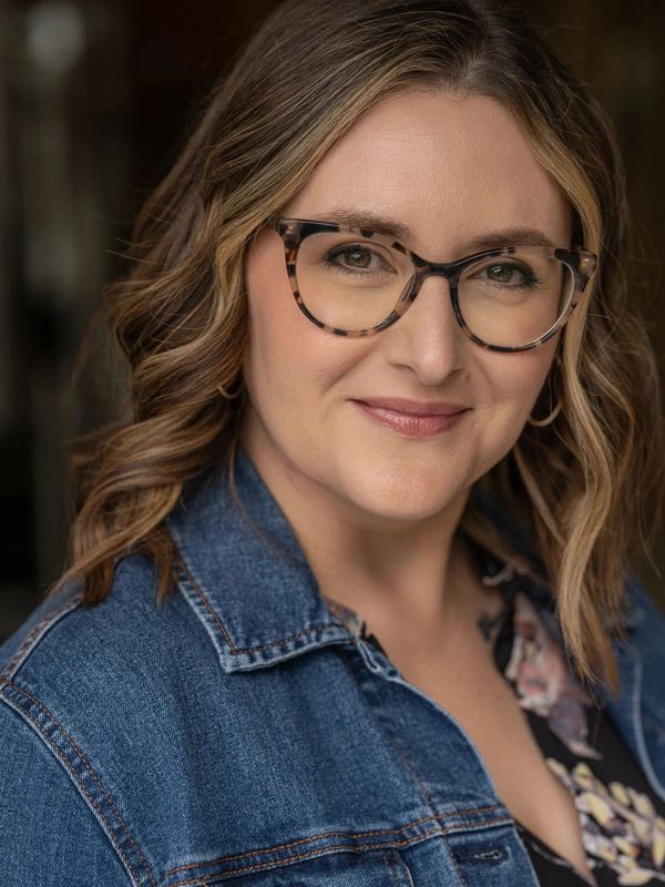 Kristin Van Sickle, voice instructor, performer & director in Portland, OR, headshot.