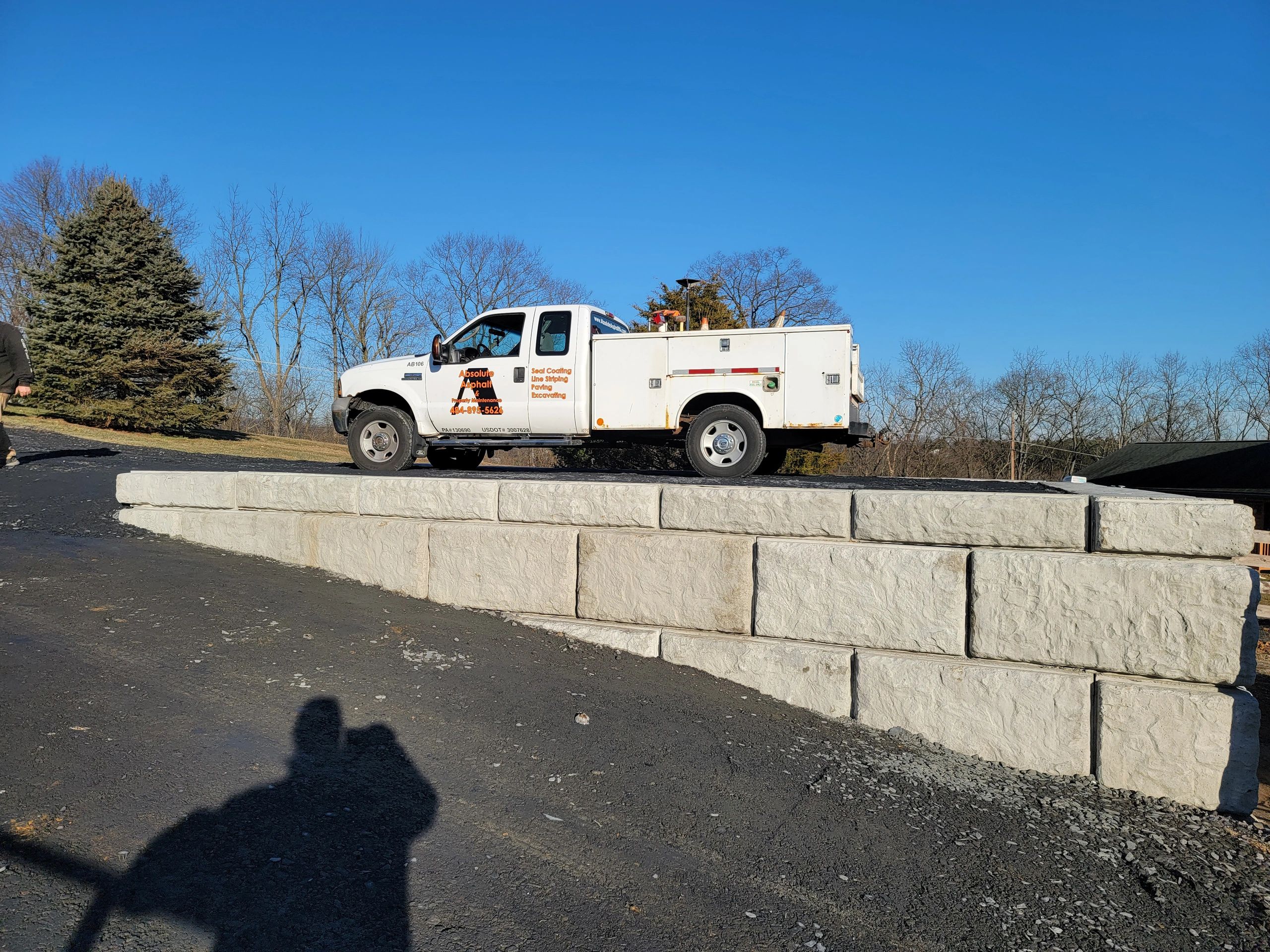 Landscape block wall, large concrete precast blocks made in several sizes, to configure a wall with 