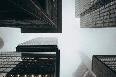 edificios fotografiados desde abajo