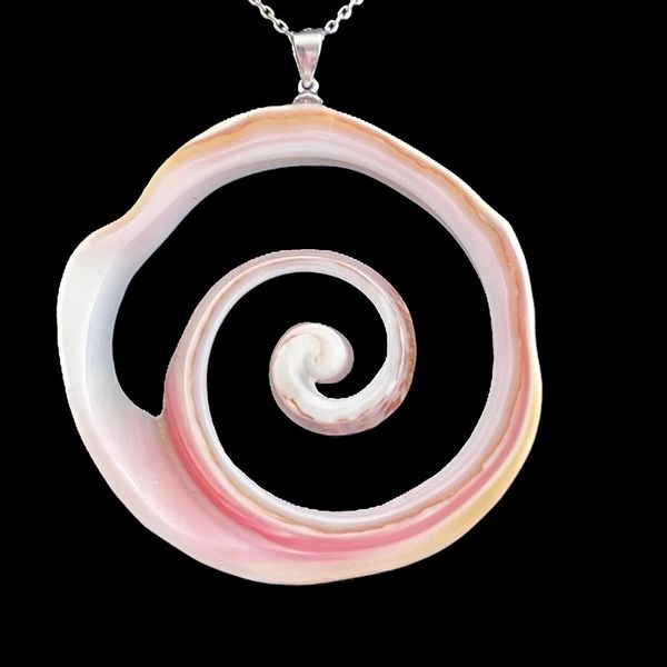 Queen Conch Necklace