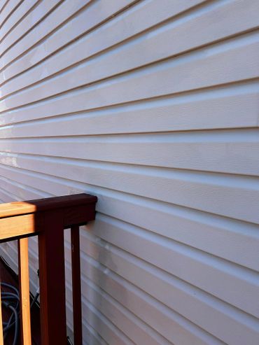 Power of pressure washing vinyl siding makes it look brand new