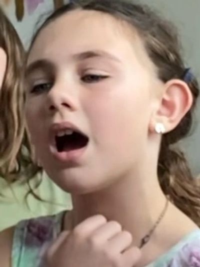 A girl opened the mouth