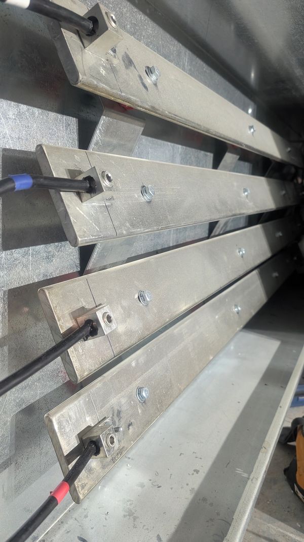 120/208 3 phase 4 wire secondary side of transformer