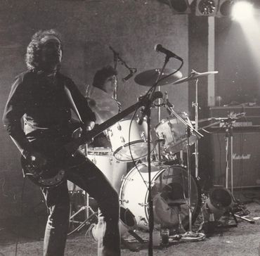 Ric and Phil rockin' out live.