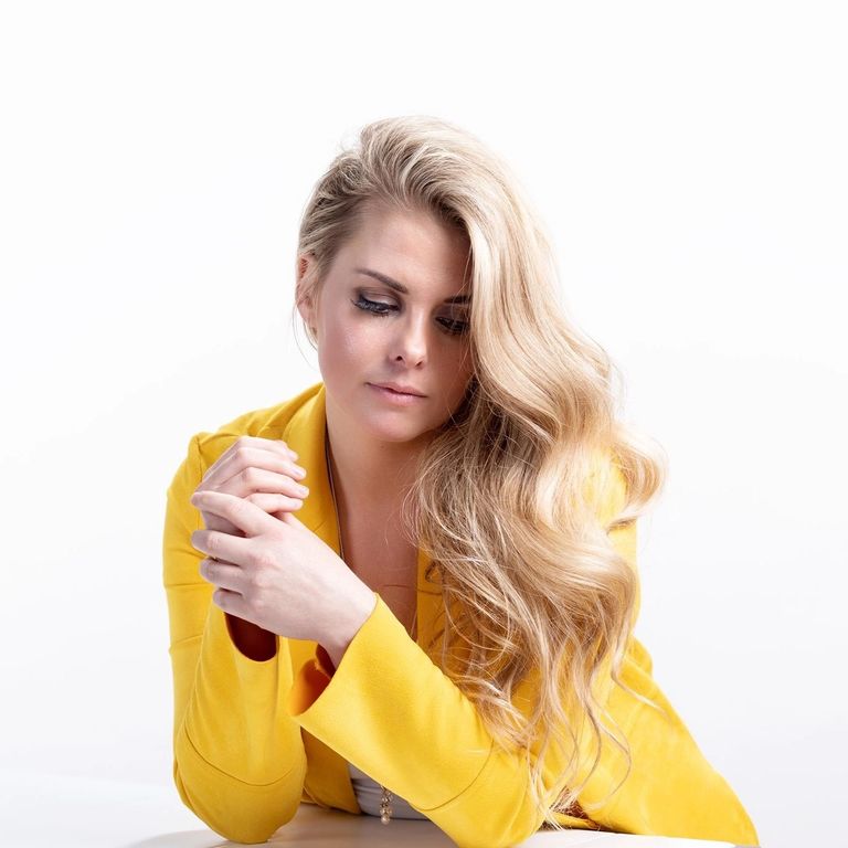 Michelle Apples is a Toronto based certified Matchmaker and owner of Miss Apples Matchmaking.
