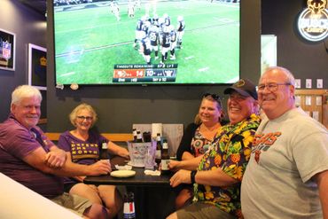 A great restaurant/bar to meet new friends.