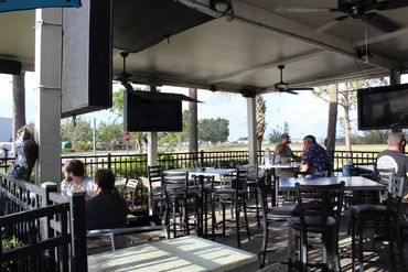 Cape Coral restaurant with outdoor full-service patio.