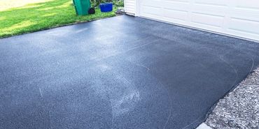 Residential Driveway Sealcoating