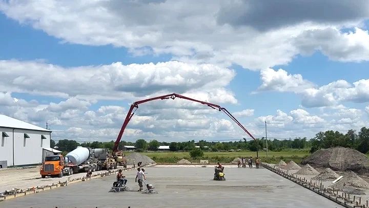 pumping barn slab with sarjeants in holland marsh