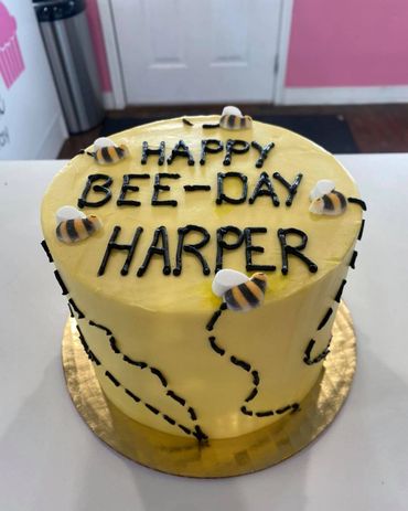 Bee Birthday cake