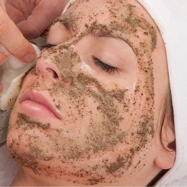 Skin treatment that treats hyperpigmentation, dull and textured skin