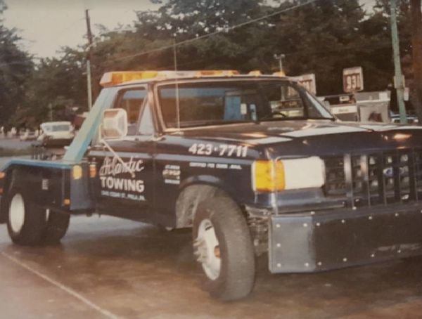 Cash For Junk Cars in Philadelphia. Scrap Cars in Philly. Cars For Cash. Tow Truck. Towing Service.