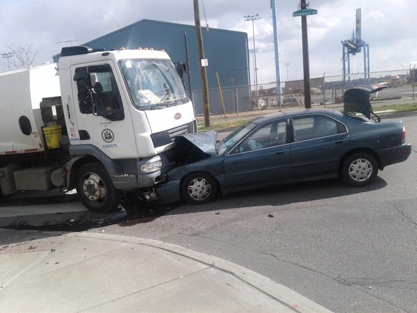Cash For Junk Cars in Philadelphia. Scrap Cars in Philly. Cars For Cash. Tow Truck. Auto Wrecker.