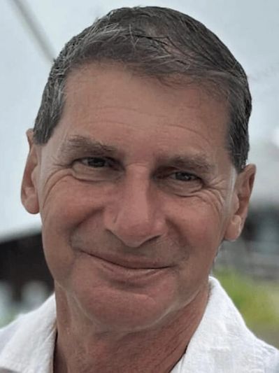 Stephen Lindsay BA(Hons) PGDip, Clinical Hypnotherapist and Positive-Hypnosis business owner