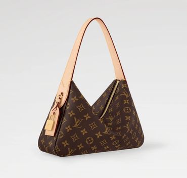 Louis Vuitton Speedy Bandoulière stored carefully upright.