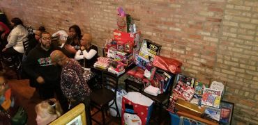 Flirt w/ LIFE partners with Angel Tree to give 100 Christmas gifts to children with incarcerated par