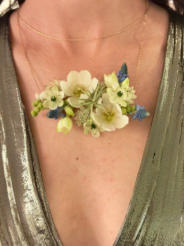 Floral necklace
fresh flower necklace
unique wearables
one-of-a-kind wearables