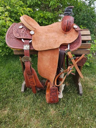 Custom roping saddle