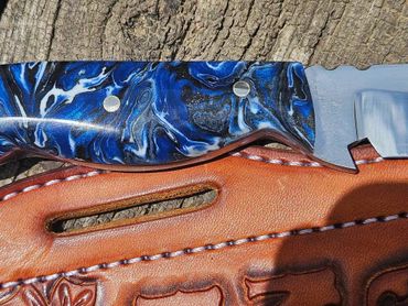 Custom blue handled knife with needle notch & sheath set