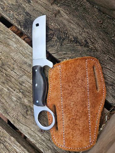 Custom castrating knife