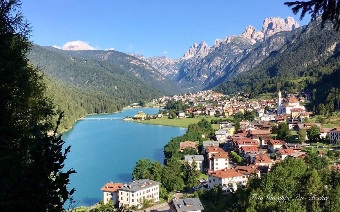 Auronzo è un centro alpino che si estende sotto alcune delle più balle cime delle Dolomiti.